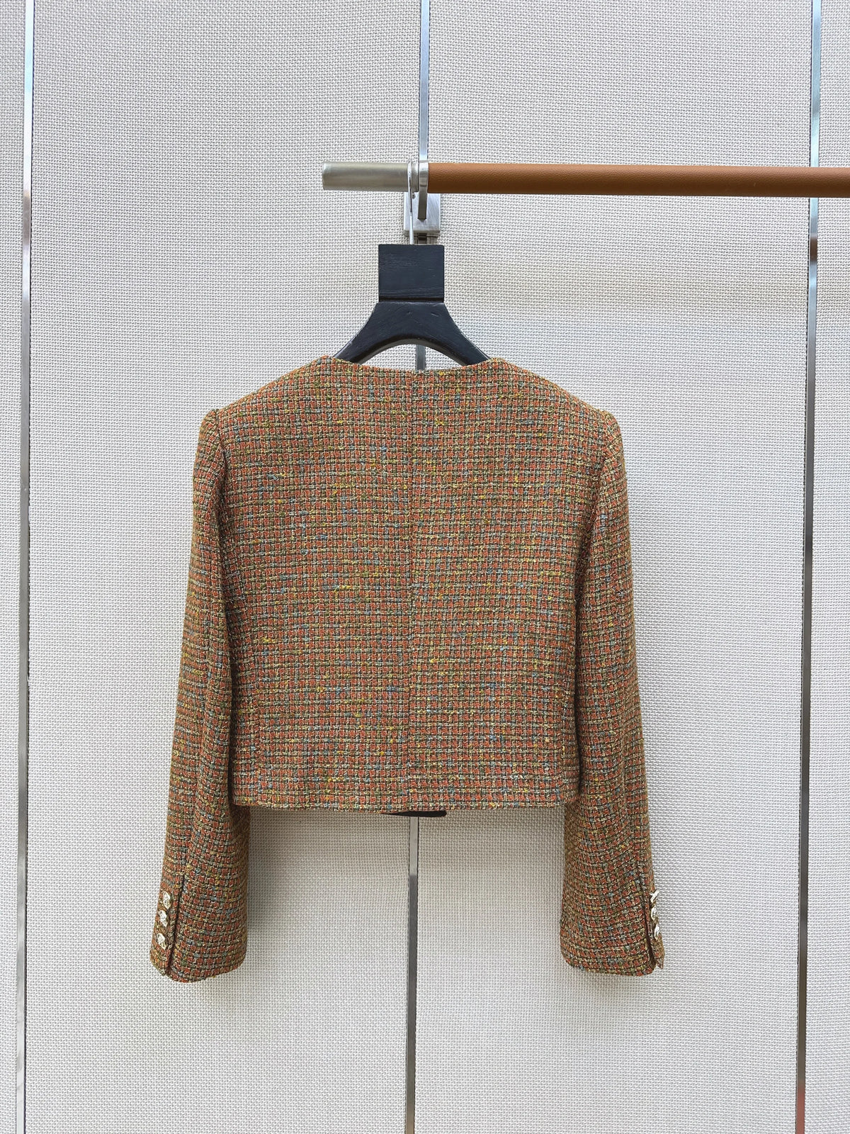 2026 Women Tweed Jacket Round Neck Sequin Woven Fabric Stereo Embossed Buttons 3D Stereo Tailoring Cropped Outerwear