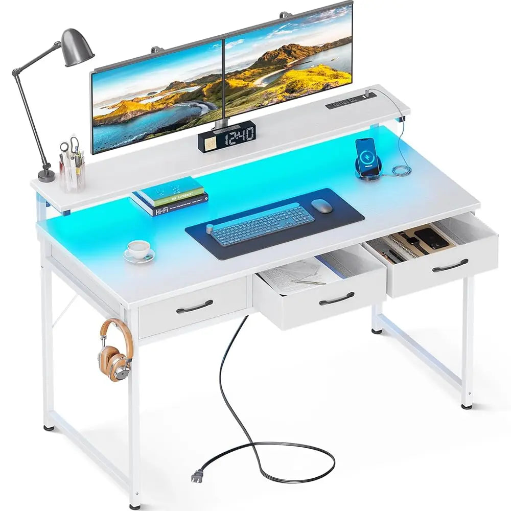 Hign-concerned Computer Desk With USB Ports And Led Lights