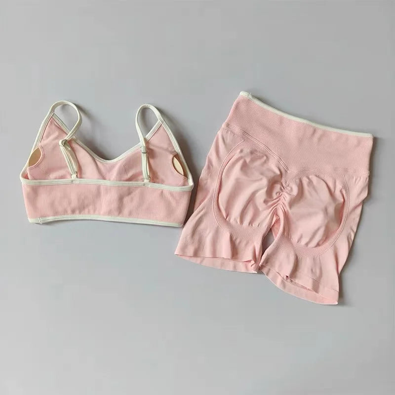 Color Blocked Bra, Seamless Tight Fitting Peach Hip Lifting Sports Shorts, Running And Fitness Pants, Women's Yoga Set
