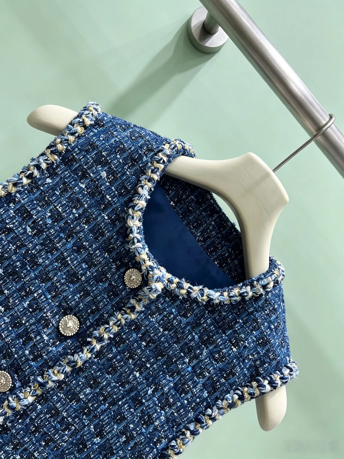 2026 Women Tweed Vest Round Neck Color‑Blend Fabric Knitted Fringe Trim Embossed Metal Buttons Pockets Outerwear