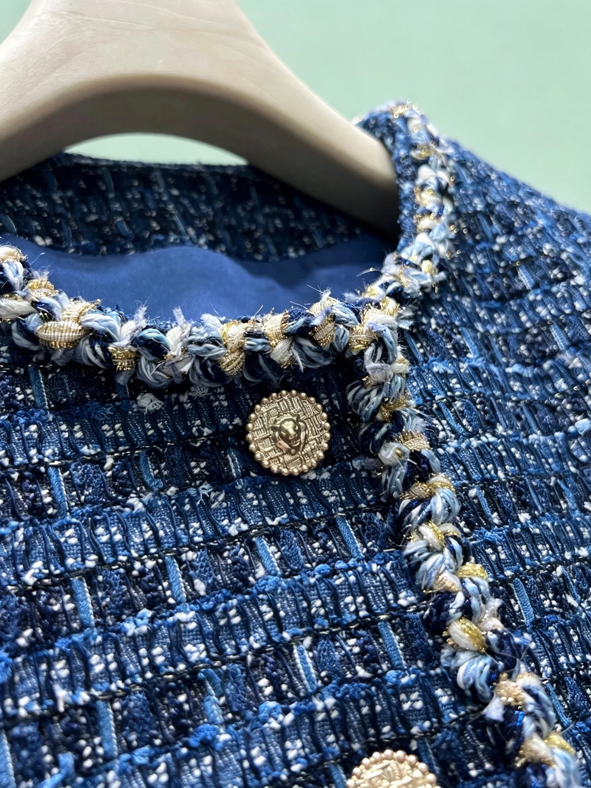 2026 Women Tweed Vest Round Neck Color‑Blend Fabric Knitted Fringe Trim Embossed Metal Buttons Pockets Outerwear