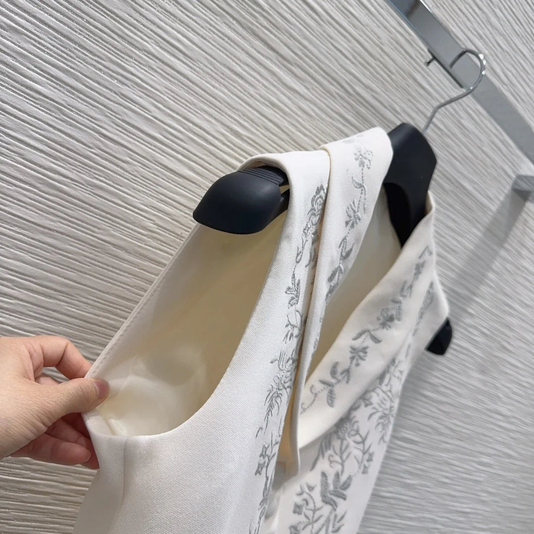 Womens Sleeveless Button Up Lapel Collar Embroidered Vest Spring Summer
