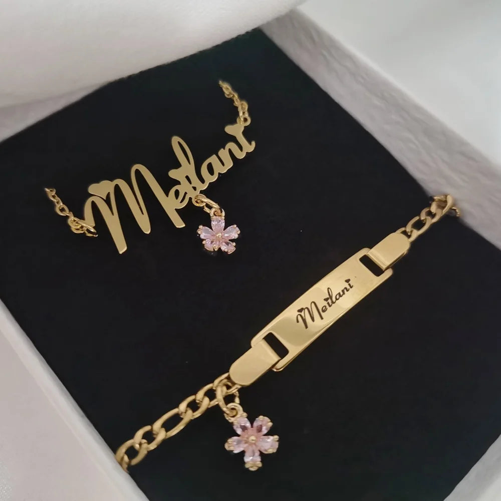 WinWinWin Flower Zircon Name Necklace And Bracelet Set